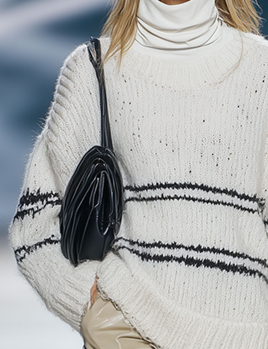 High-End Fashion Loose Black And White Knitted Sweater