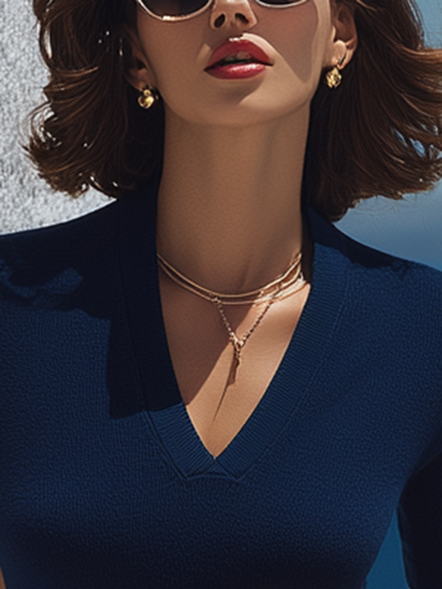 Elegant Navy Blue V-neck Short-sleeved Knitted Top